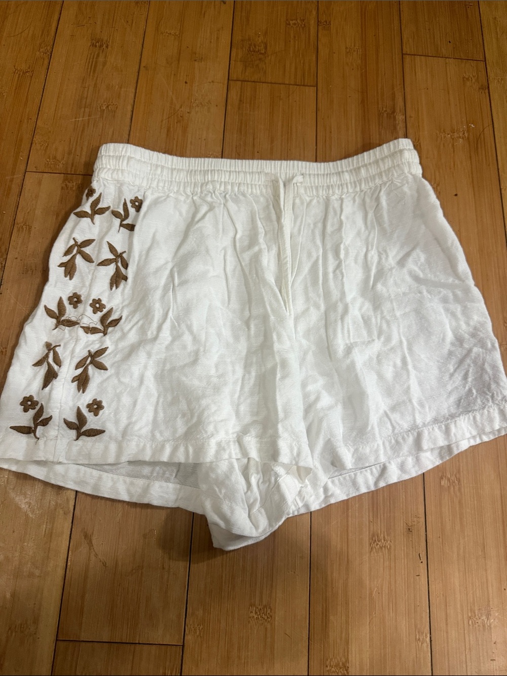 Volcom White High-Waist Shorts with Brown Floral Embroidery